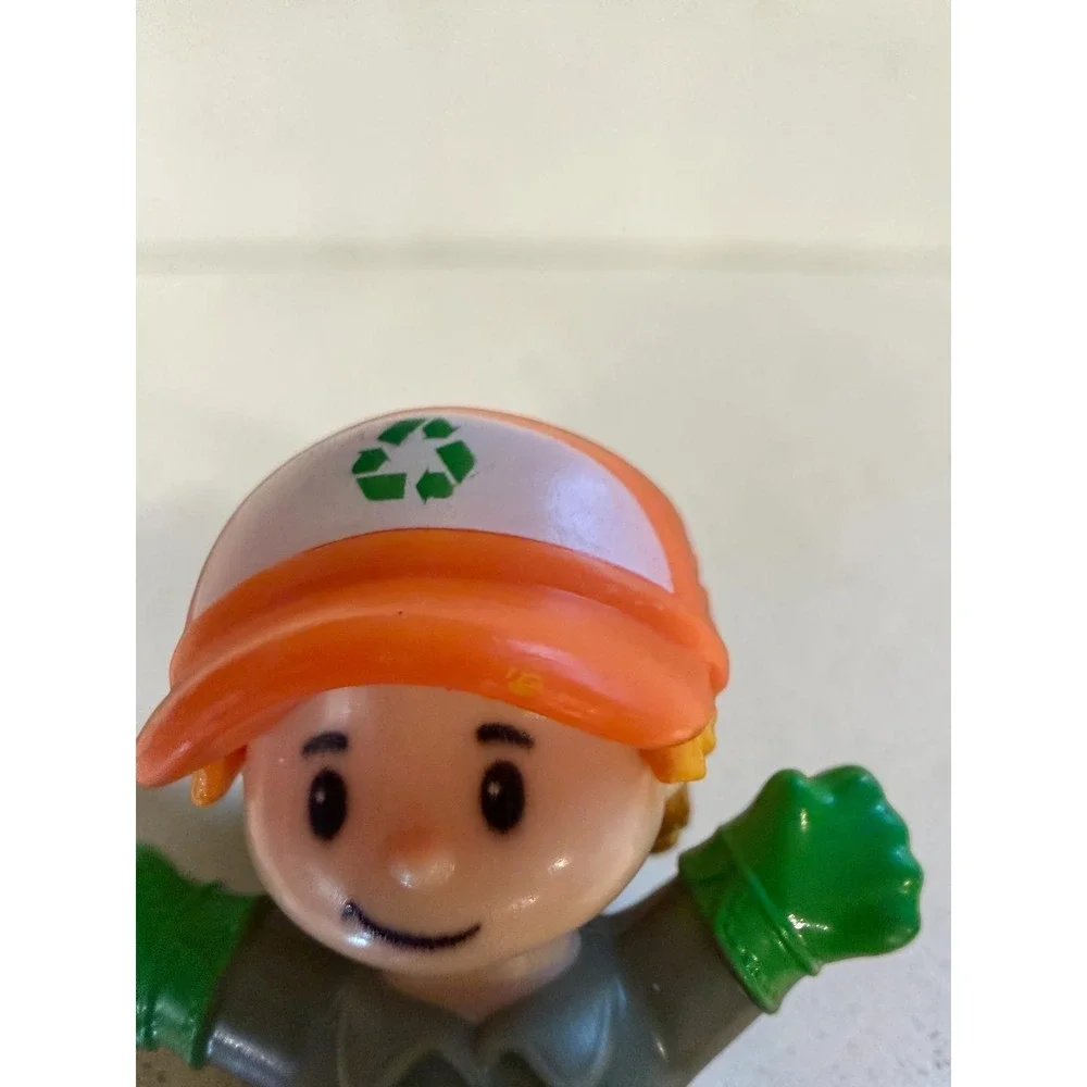 Fisher-Price Little People Recycling Truck  Vehicle with Figure everything works